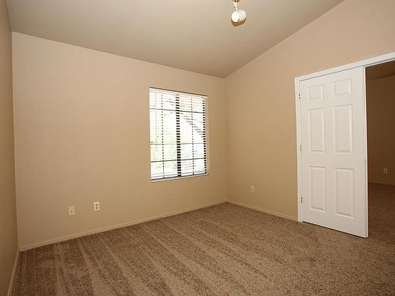 5th image of 2820 W Redmond Dr