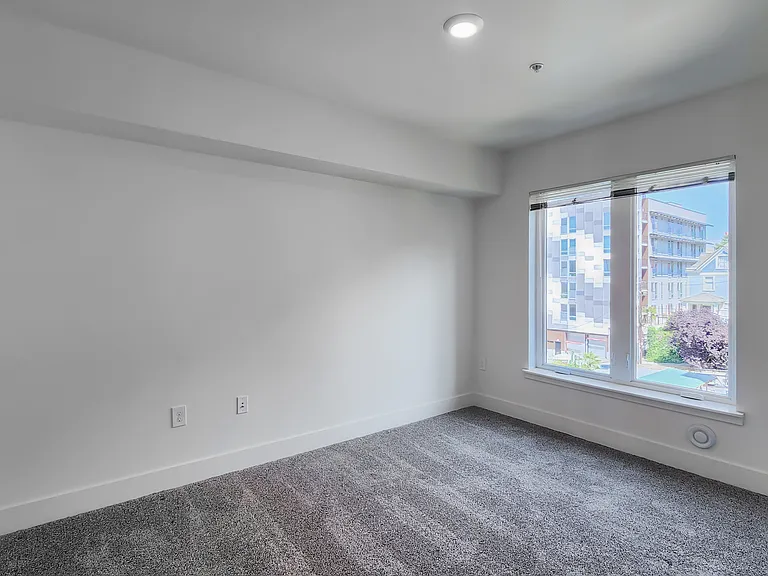 Dunn Motors Apartments — Photo 105