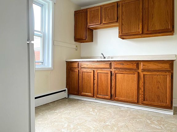4th image of 12 Linda Dr APT 5