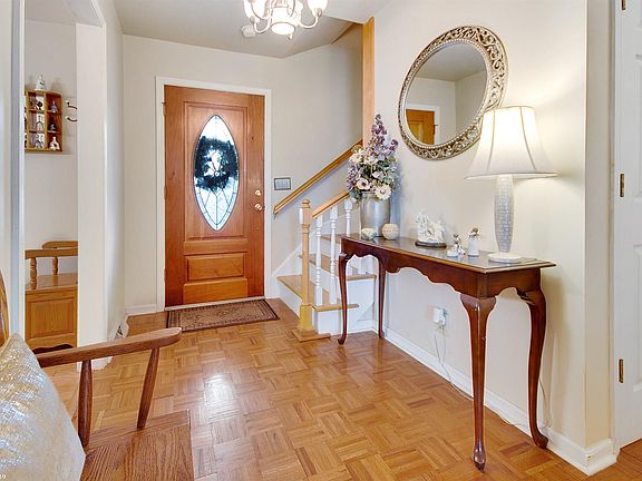 3rd image of 5616 Tanglewood Dr