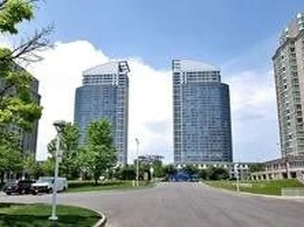 38 Lee Centre Dr #Townhouse 330, Toronto, ON M1H 3J7
