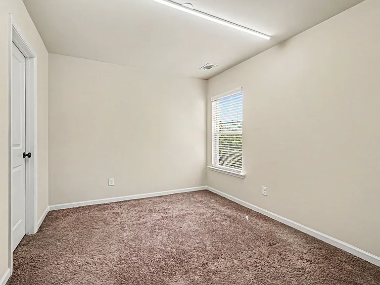 333 Summit Village Dr — Photo 15