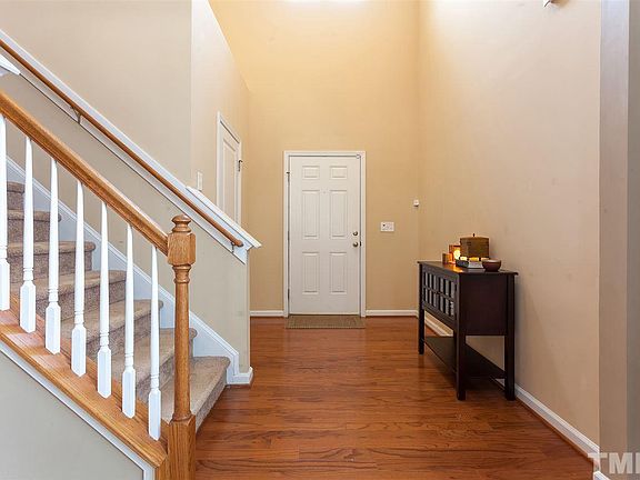 3rd image of 106 Rosebud Ln