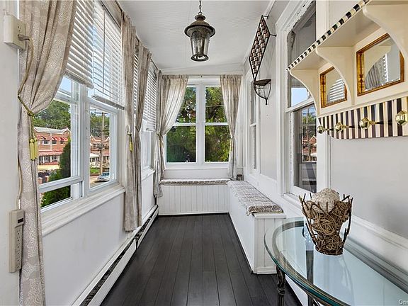 3rd image of 3431 Gunther Ave