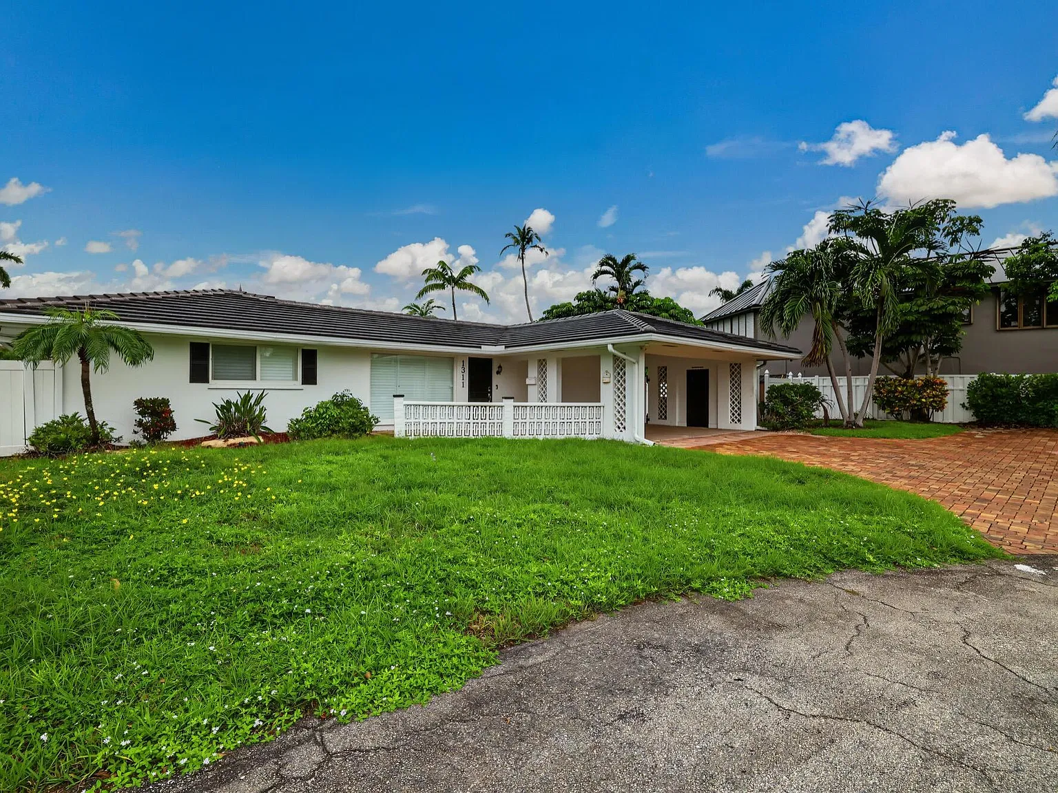 3 bed, 2.0 bath, 2177 sqft, $10,000 — Photo 3