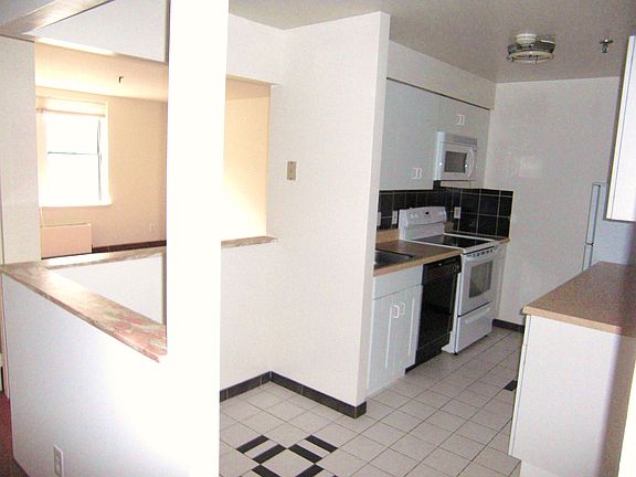4th image of 39 Longview Ave APT 303