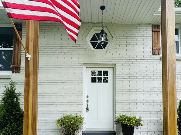 2513 Hickory Dr, Springfield, TN 37172