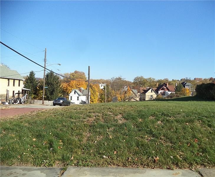 2nd image of 903 Park St