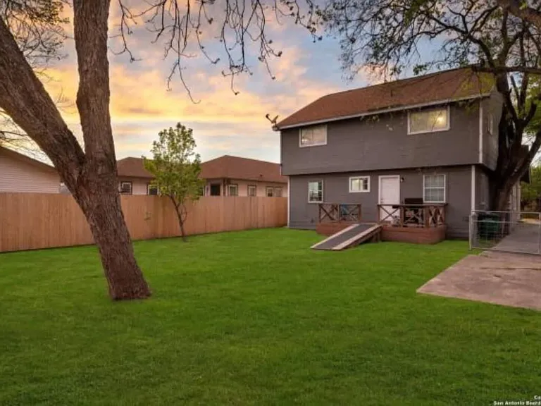 Avant Ave — Photo 26