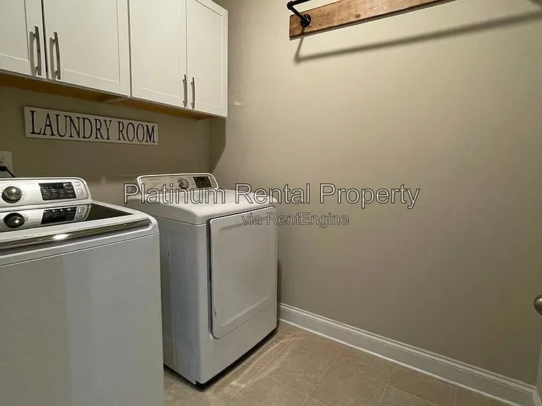3215 Summerpoint Xing — Photo 56