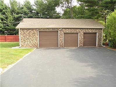 3rd image of 8340 Bridge Ct