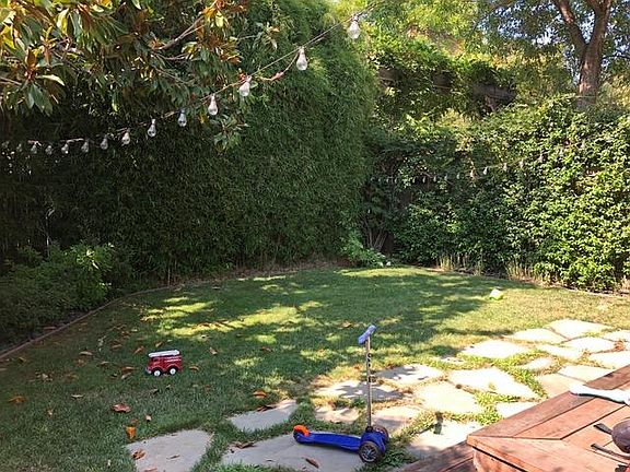 Totally private backyard.