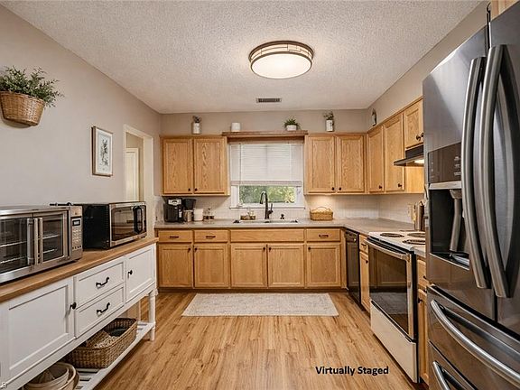 2nd image of 328 Country Club Rd