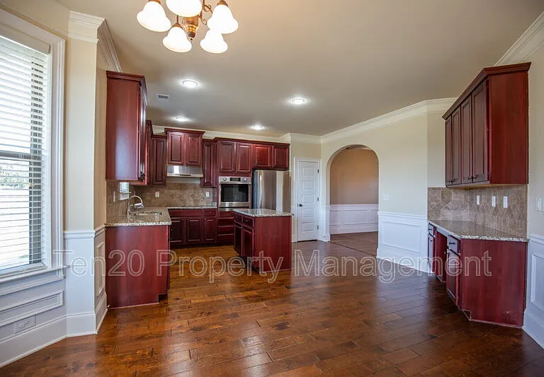 24 Sword St — Photo 24