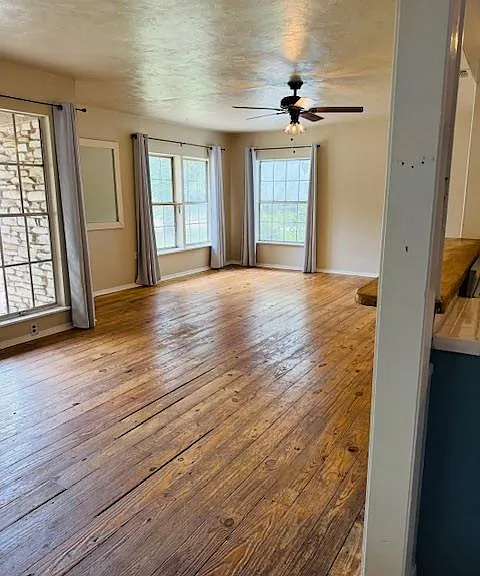 2705 Sherwood Ln — Photo 3