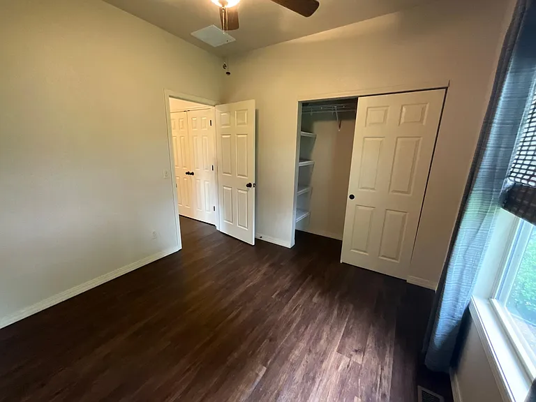 198 W Walnut St — Photo 11