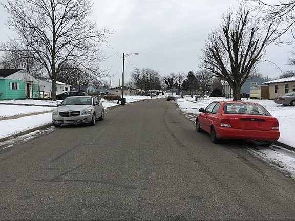 5th image of 1487 Southfield Dr S