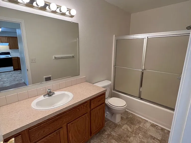 2941 W Lorraine Ave #1-10 — Photo 8