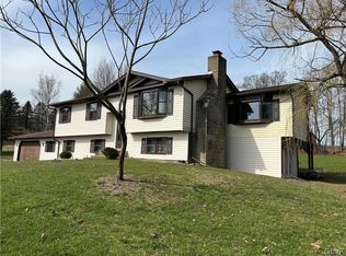 1650 Starry Ln, Effort, PA 18330
