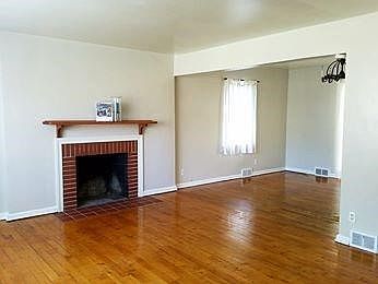3rd image of 218 Aberdeen Dr