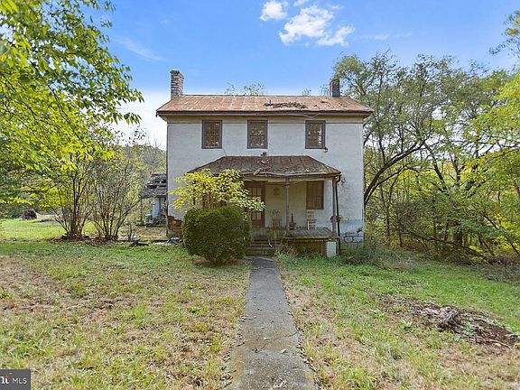 2nd image of 22784 Old Valley Pike