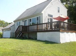 1 Highland Bay Dr, Wareham, MA 02571