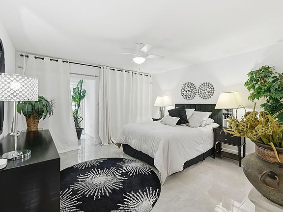 4th image of 2403 Antigua Circle #M1