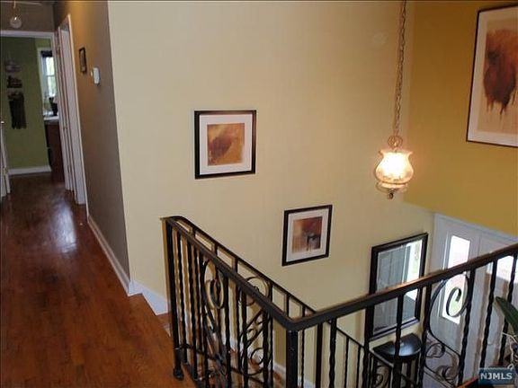 2nd image of 167 Hilltop Ct
