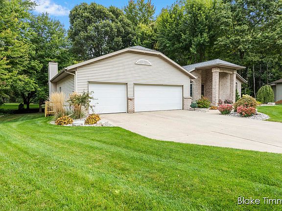 3rd image of 7434 Tory Dr