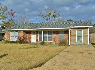129 Stennis Ave, Ocean Springs, MS 39564