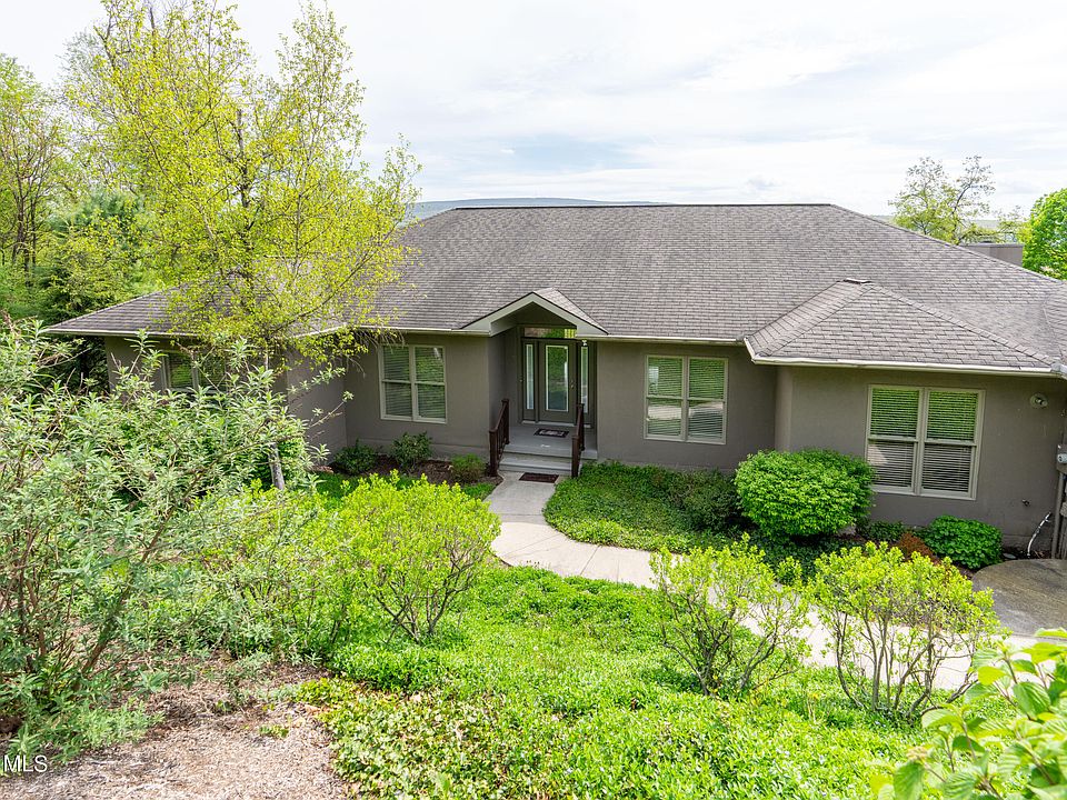 207 Ridge Ave, Altoona, PA 16602 Zillow