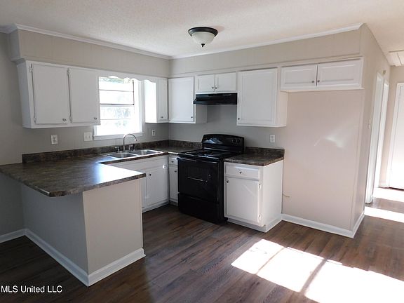 2nd image of 2811 Briarwood Dr