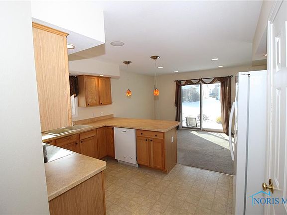 2nd image of 26417 Emerald Lakes Dr