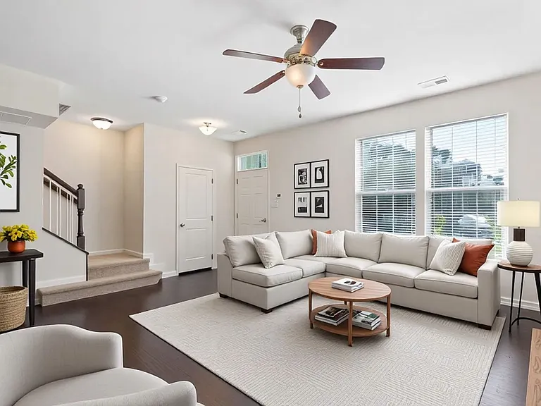 8076 Creekside Village Dr — Photo 3
