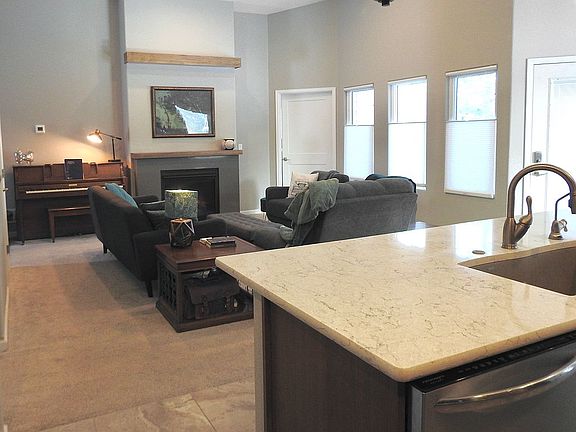 3rd image of 11 Bluestem Dr