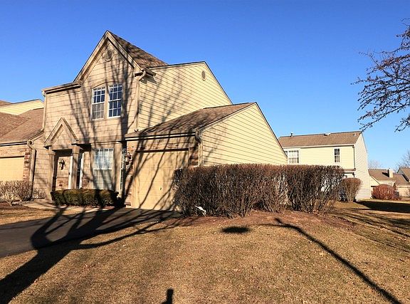 3rd image of 1305 Woodlake Dr