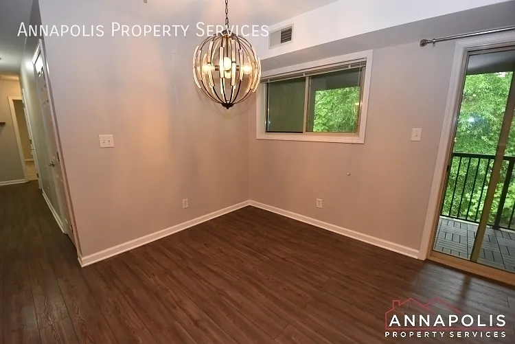 1101 Primrose Ct #302 — Photo 4