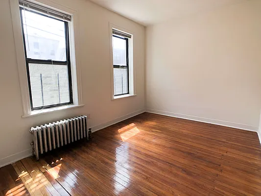 Rented by Realty 2000 Corp | media 13