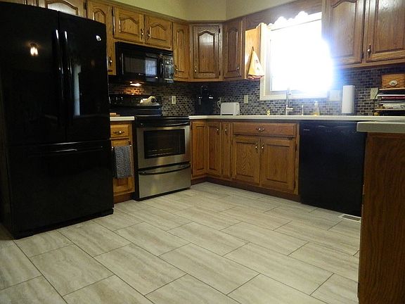 3rd image of 266 Jemma Dr