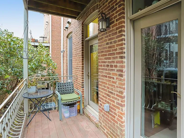 1323 Clifton St NW #13 — Photo 30
