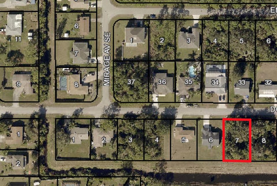 1st image of 926 Douglas St SE