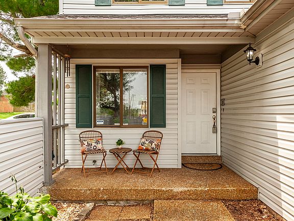 4th image of 101 Maple Way N