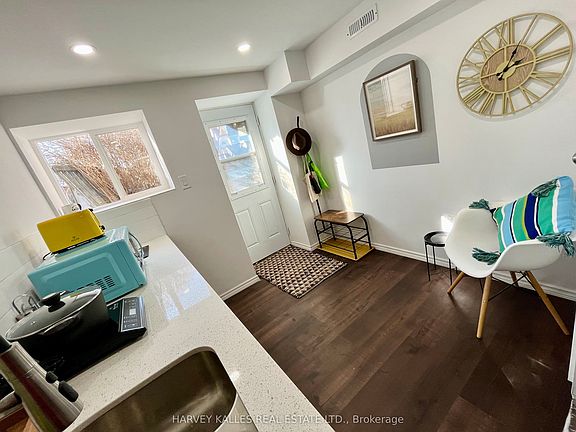 3rd image of 26 Leyton Ave