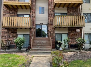 746 Prescott Dr APT 306, Roselle, IL
