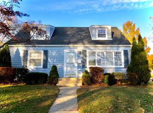 3 Carle Ln, Farmingdale, NY 11735