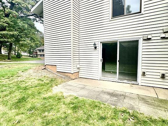 3rd image of 9872 7th St NE