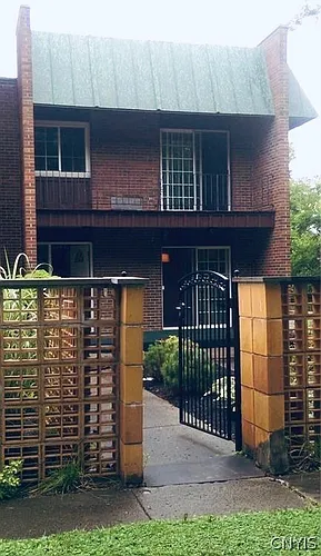 1223 James St Photo 1