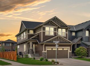 369 N Clydesdale Way, Cochrane, AB T4C 0X2