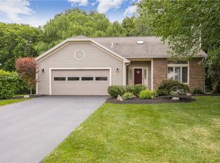 1423 Creek Pointe, Farmington, NY 14425