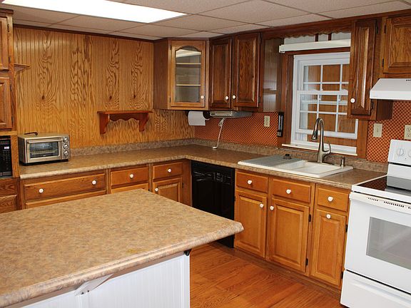 4th image of 1256 Pratt Rd